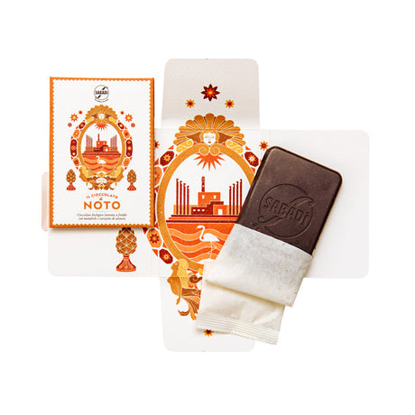 Cioccolato con mandorle e scorze di arancia - Noto